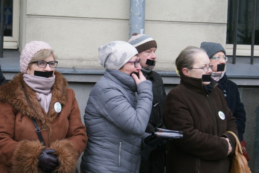 Cichy protest i "Liść demokracji" w Kaliszu