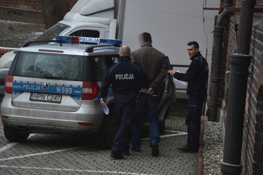 Zabójstwo w Malborku. Kobieta śmiertelnie raniona nożem przez swojego partnera. 3-miesięczny areszt dla podejrzanego