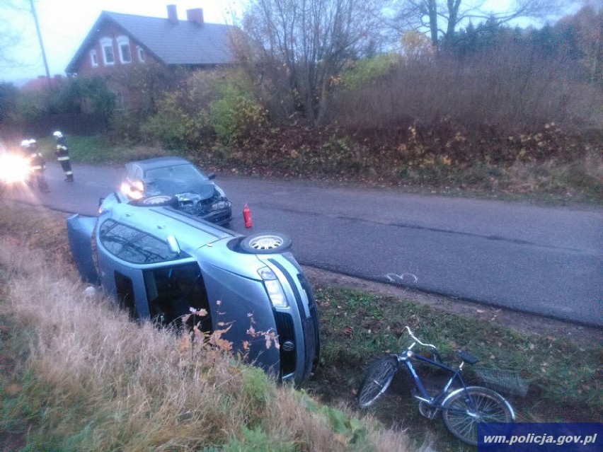 Wypadek w Pluszkiejmach. Zderzyły się auta i rowerzysta