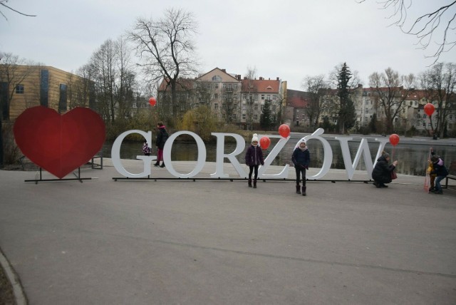 W zeszłym roku akcja „Zakochaj się w Gorzowie” odbywała się w najbardziej romantycznym miejscu w mieście, czyli w Parku Róż.