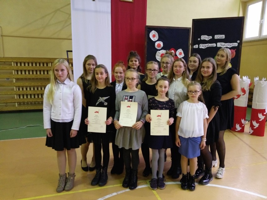 Sukces uczniów z Jabłonny w Gminnym Konkursie Piosenki Patriotycznej w Ruchocicach