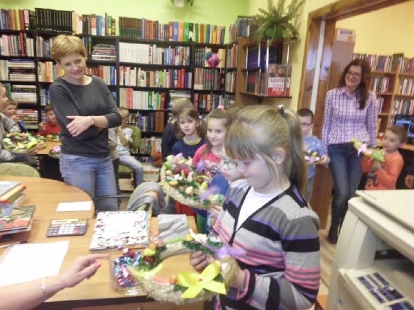 Biblioteka w Budzyniu zorganizowała wielkanocne warsztaty dla dzieci [FOTO]