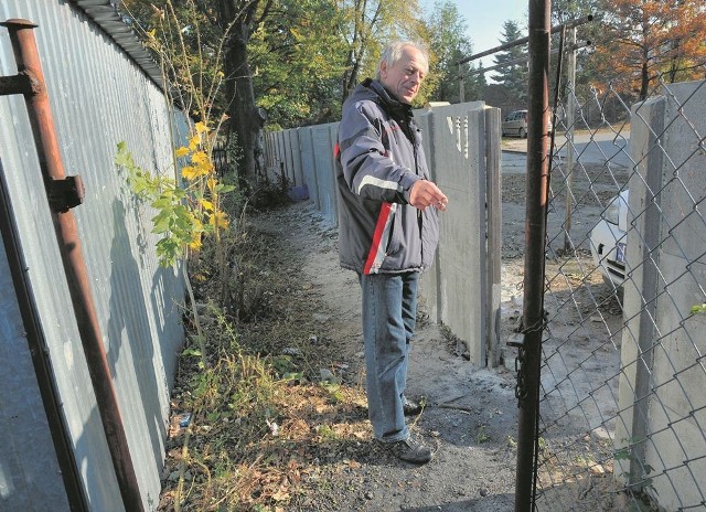 Czuję się jak w obozie - wzdycha Zbigniew Jędrzejewski