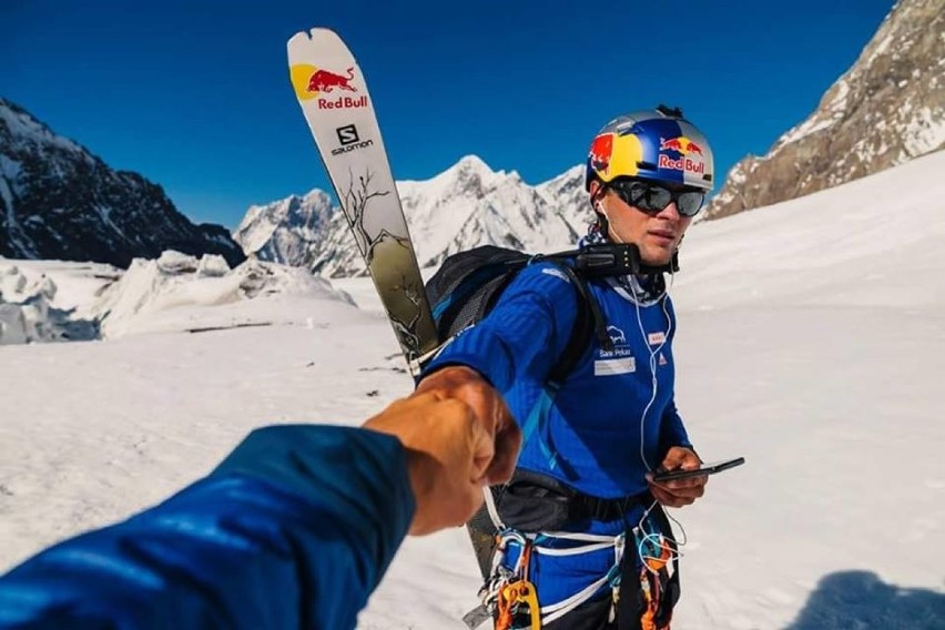 Zrobił to! Andrzej Bargiel zjechał na nartach ze szczytu K2