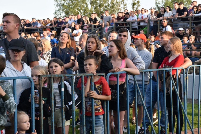 Tłumy fanów na koncercie Smolastego, który wystąpił drugiego...