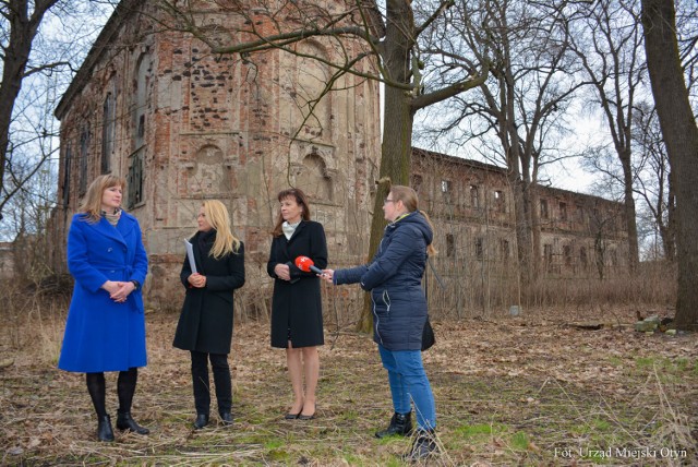 Przy ruinach klasztoru w Otyniu odbyła się konferencja prasowa na temat możliwości ratowania zabytków
