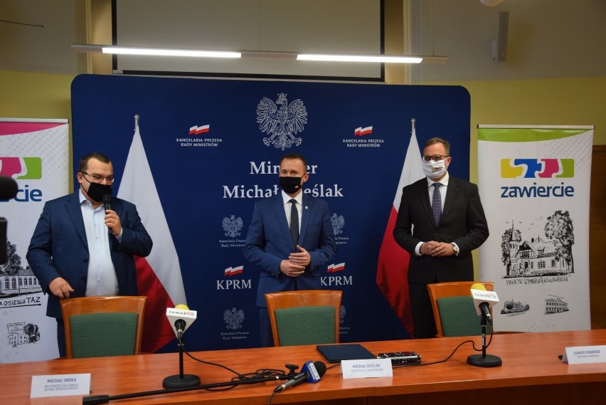 Konferencja prasowa, na której obecni byli minister Michał...