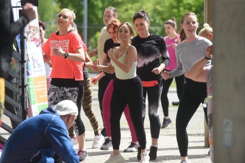 Maraton Zumba dla „Śpiochów” na toruńskiej Motoarenie