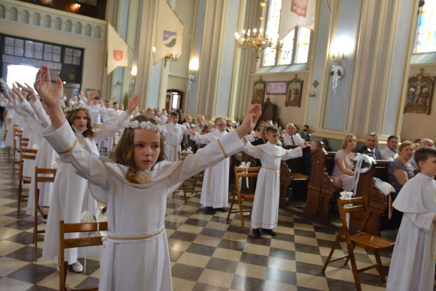 Pierwsza Komunia Święta w Augustowie 2020. Sakrament przyjęło 30 dzieci [Zdjęcia]