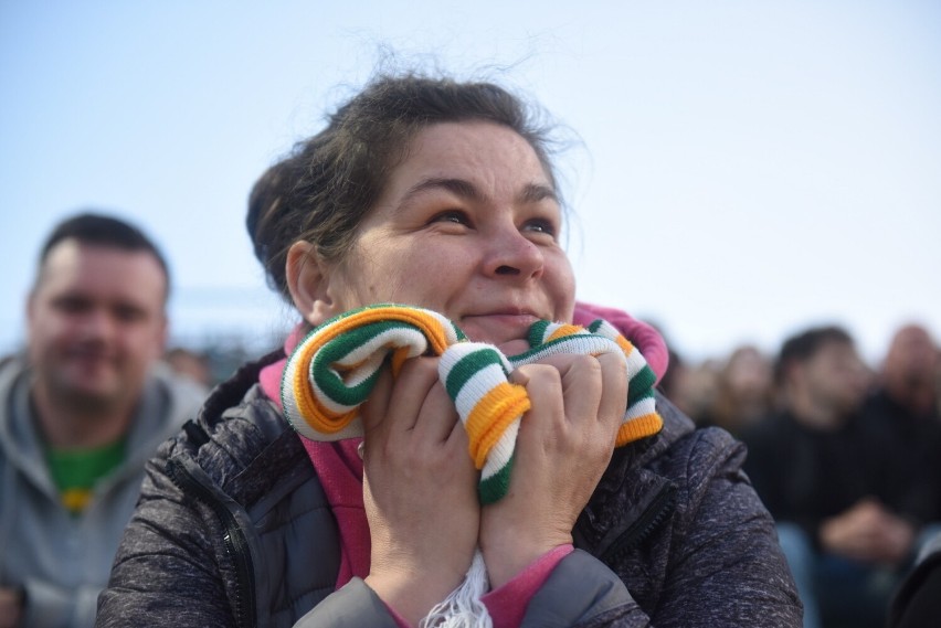 Kibice Falubazu Zielona Góra podczas meczu z PSŻ Poznań.