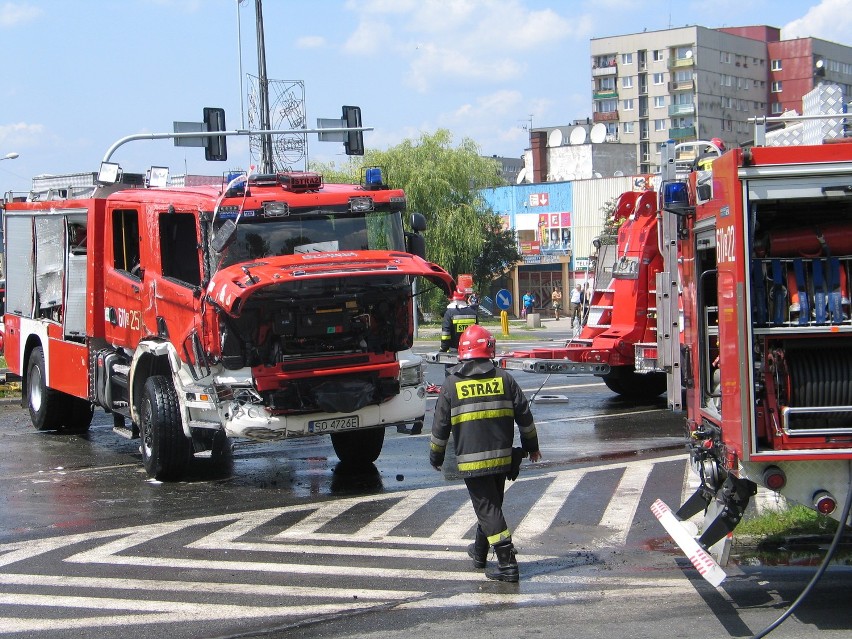 Sosnowiec Zagórze: Wypadek wozu strażackiego na ul. Blachnickiego [ZDJĘCIA]