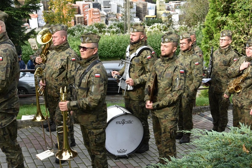 Pogrzeb Rudolfa Mojeścika, żołnierza NSZ, w Górkach Wielkich