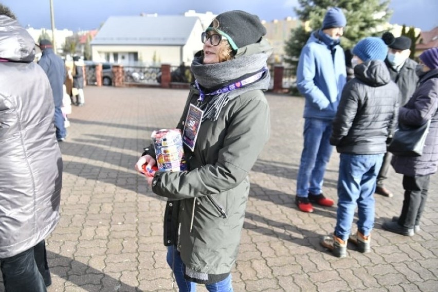 Na ulicach Radomia pojawiło się około trzystu wolontariuszy...