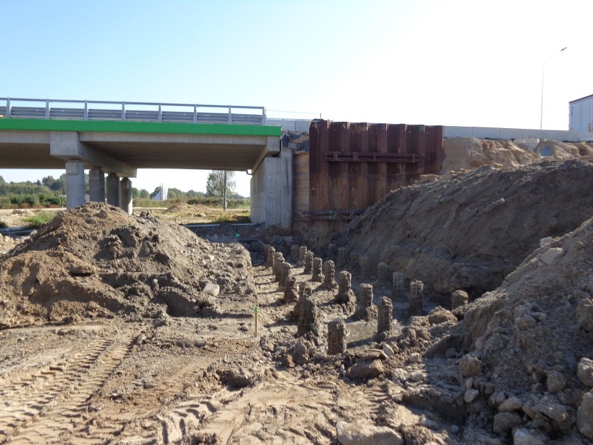 Budowa A1 w Łódzkiem. Znika tymczasowe rondo w Kamieńsku, kierowcy pojadą węzłem