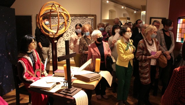 „Mikołaj Kopernik. Opowieść o życiu i dziele” to wystawa, którą otwarto w muzeum w Grudziądzu