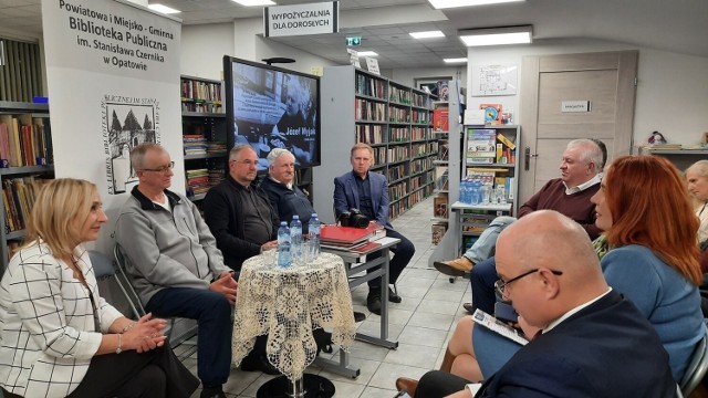 Piękne spotkanie poświęcone Józefowi Myjakowi w Powiatowej i Miejsko - Gminnej Bibliotece Publicznej w Opatowie