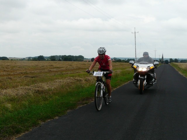 Maraton MTB dookoła Miedwia częściowo przebiega po szosie,