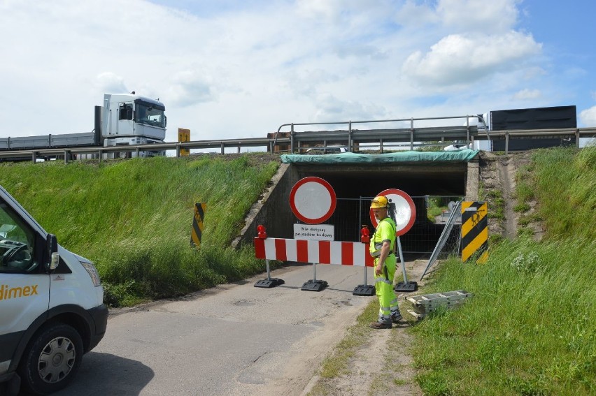 Budowa A1: Rozbiórka wiaduktu na Twardosławickiej w...