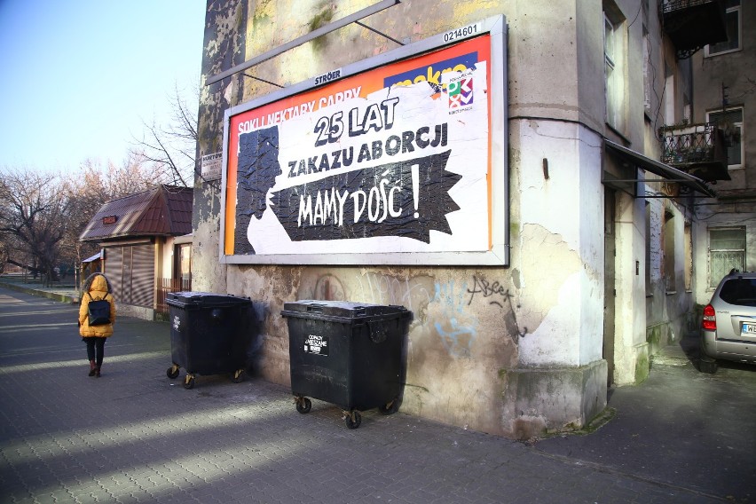 Kontrowersyjny  billboard na Pradze. „25 lat zakazu aborcji....