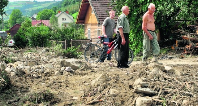 Górskie wioski zniszczone przez lawiny błota i kamieni