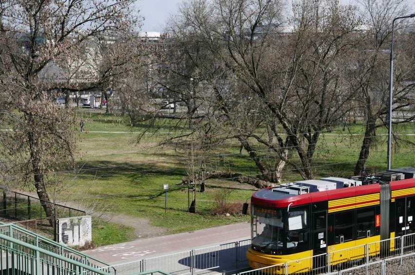 Skwer Przyjazny Mieszkańcom przy Galerii Mokotów. Będzie gotowy do końca roku