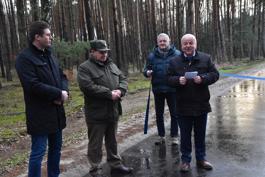 Kolejny odcinek drogi gminnej w sołectwie Niewiemko-Wyszynki wyremontowany