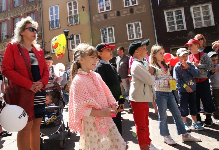 Przewodnicy w Gdańsku zafundowali dzieciom na Dzień Dziecka profesjonalną wycieczkę po mieście FOTO