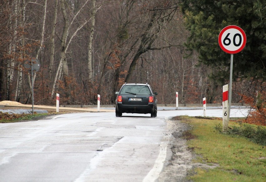 Okoliczni mieszkańcy od dawna proszą o remont tego odcinka...