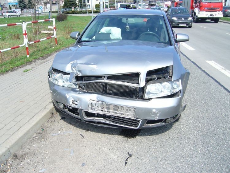 Wypadki Żory: Audi zderzyło się z mercedesem FOTO