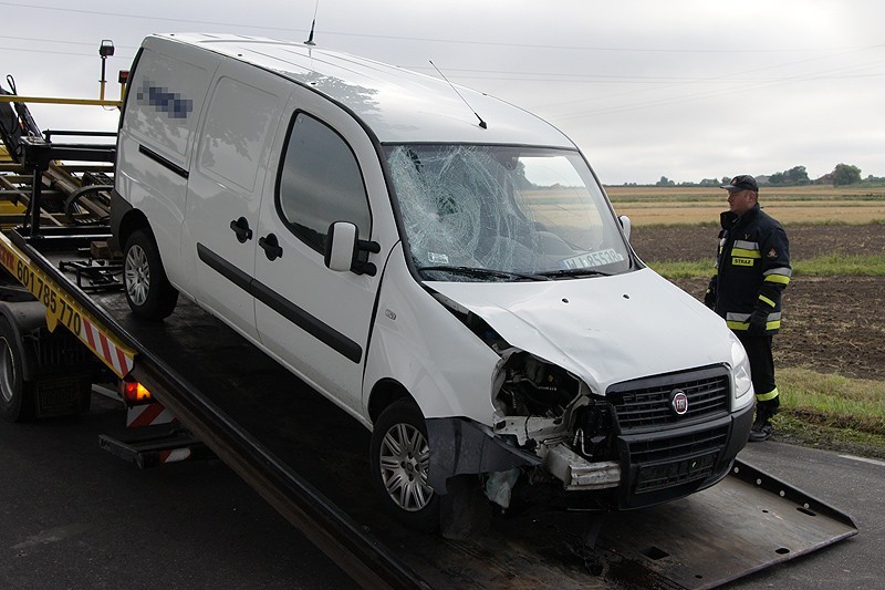 Śmiertelny wypadek w Sierzchowie. Nie żyje 17-letni motorowerzysta. ZDJĘCIA