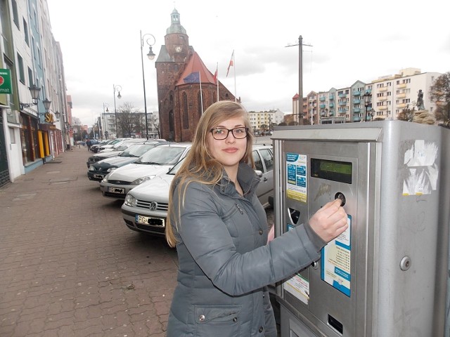 Darmowe pierwsze 15 minut to dobry pomysł. Czasami parkuje się dosłownie na chwię - mówi Iwona Słomczyńska z Zawarcia.