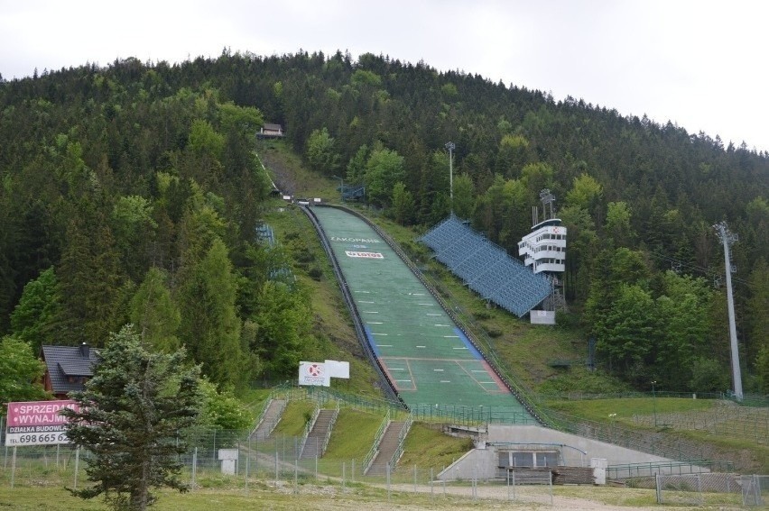 Zakopane. Wyciąg na Wielkiej Krokwi zepsuty. Kamil Stoch i reszta skoczków nie mogą tu trenować. Część zamienna przyjedzie dopiero jesienią 