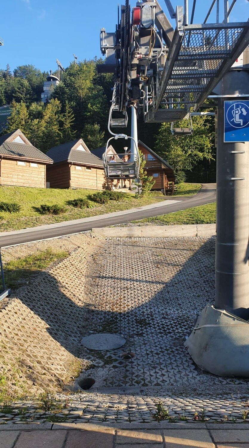 Zakopane. Wyciąg na Wielkiej Krokwi zepsuty. Kamil Stoch i reszta skoczków nie mogą tu trenować. Część zamienna przyjedzie dopiero jesienią 