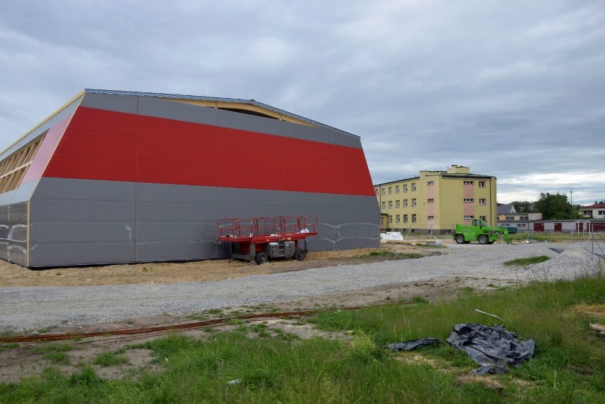 Ekspresowe tempo budowy hali sportowej ZS nr 1 w Wieluniu ZDJĘCIA 