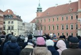 Pogrzeb Pawła Adamowicza: Tłumy na placu Zamkowym. Tak Warszawa żegna prezydenta Gdańska