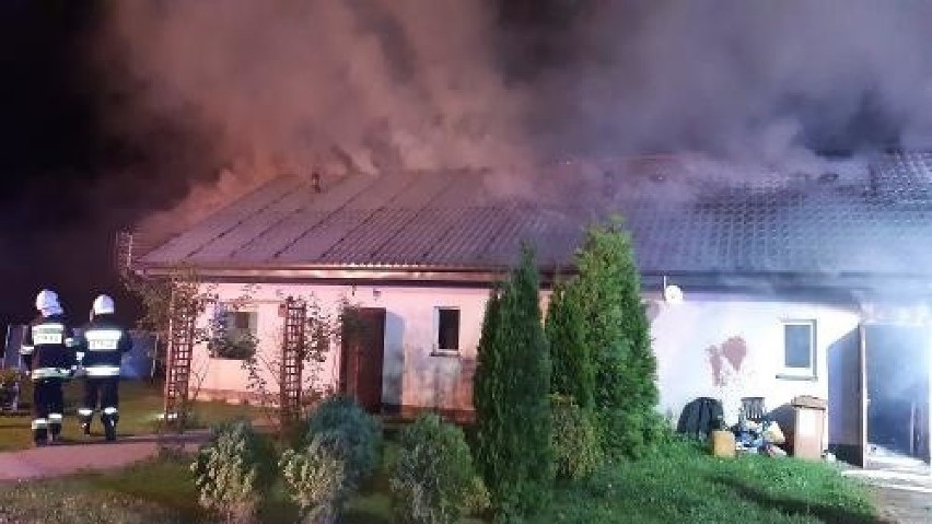 Nocny pożar pod Wieliczką. Płonął dom w Bodzanowie [ZDJĘCIA]
