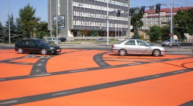 Tak wyglądało pierwsze pomarańczowe skrzyżowanie w kraju. Powstało we Wrocławiu. Płock będzie kolejny