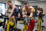 Enea Bydgoszcz Triathlon Pod Dachem. Zawodnicy pływali, biegali i jeździli na rowerze [zdjęcia]