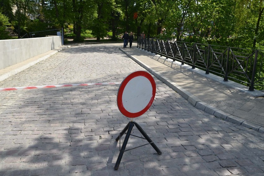 Malbork. Mostek na Piastowskiej ukończony i już otwarty dla pieszych