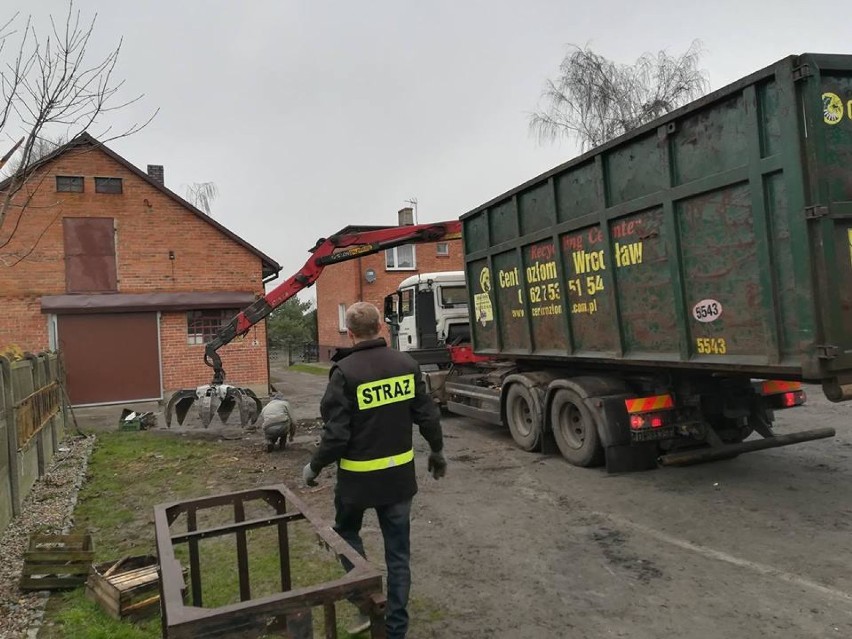 Strażacy z OSP Staw zbierali złom, żeby kupić nowe stroje strażackie [FOTO]