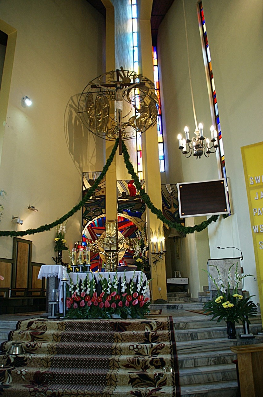Uroczystości wprowadzenia relikwii św. Jana Pawła II do...