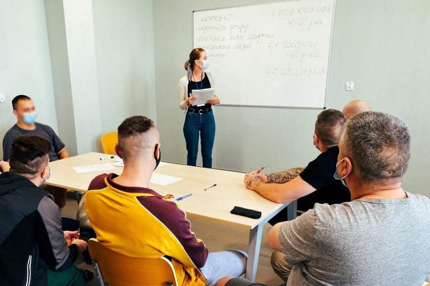 Osadzeni mają ćwiczenia z użyciem alkogogli. W stargardzkim więzieniu prowadzony jest program edukacyjny „Jestem kierowcą - jestem trzeźwy”