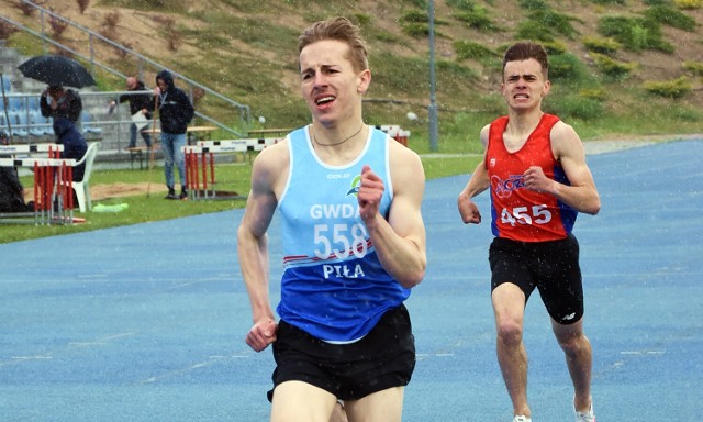 Mikołaj Czechowicz z Gwdy Piła był blisko medalu w biegu na 2000 m z przeszkodami podczas Mistrzostw Polski Juniorów w Lublinie