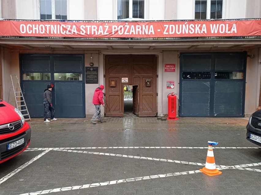 Druhowie Ochotniczej Straży Pożarnej w Zduńskiej Woli...