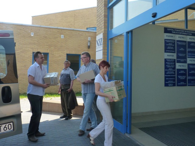 Lekarze i pielęgniarki już przenoszą się do nowego budynku Szpitala Powiatowego w Radomsku