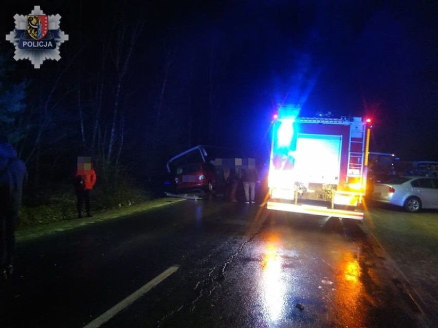 Karambol koło Polkowic. Zderzyło się pięć aut i dwa autobusy (AKTUALIZACJA)