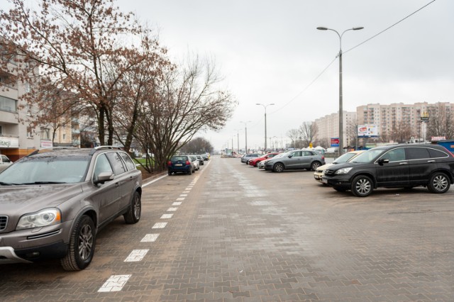 Nowy parking zamiast wielkiego rozlewiska. Drogowcy zbudowali dla mieszkańców nowe miejsca do parkowania