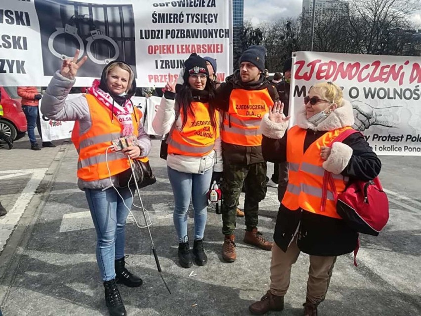 Mieszkańcy Radomska na Międzynarodowym Marszu o Wolność w Warszawie