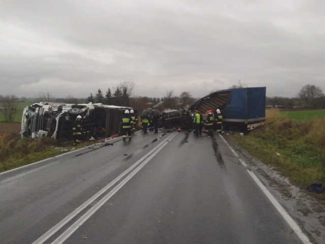 Wypadek na krajowej dziesiątce: zapalił się tir