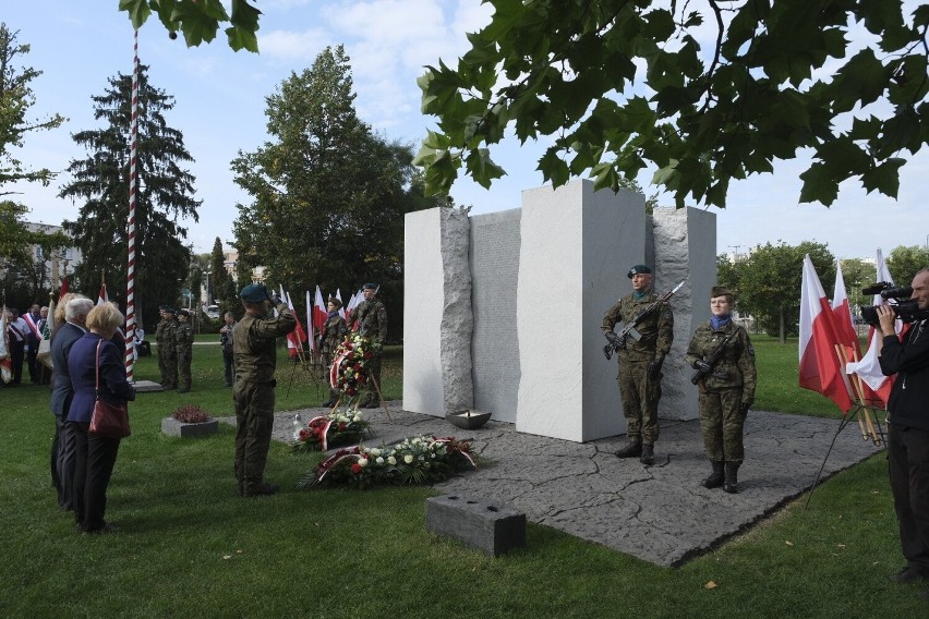 W Toruniu uczczono pamięć ofiar hitlerowskich zbrodni na Pomorzu w 1939 roku